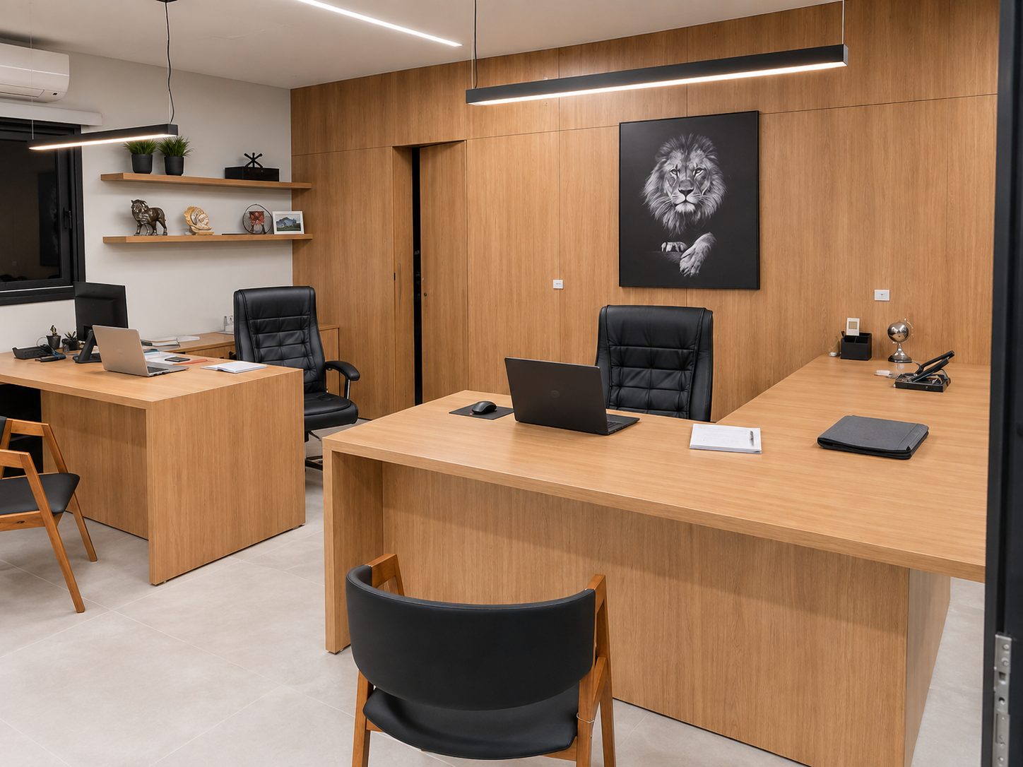 Sala executiva com mobiliário planejado